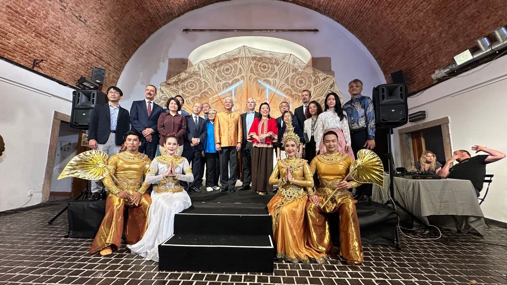 ผู้ว่า ททท. เผย ไตรมาสสุดท้าย ททท.ผนึกสถานทูตไทยและพันธมิตร ปลุกกระแสเสน่ห์ไทยในงาน Thai Festival 2025 ทั่วโลก