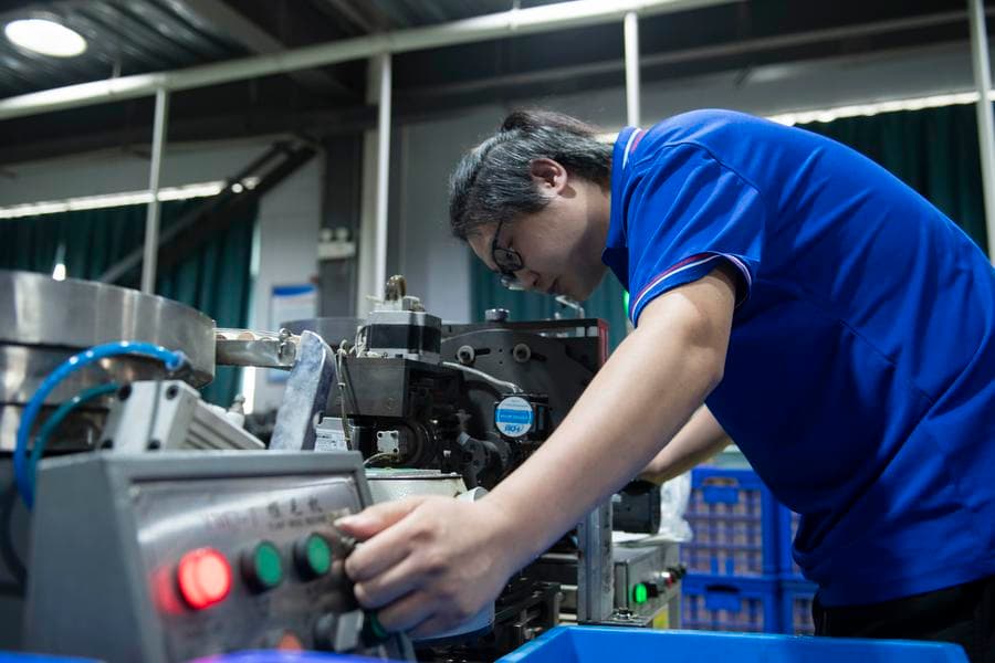 ส่องโรงงานผลิต 'ลูกขนไก่' ในอันฮุย มุ่งพัฒนาอุตฯ แบดมินตัน