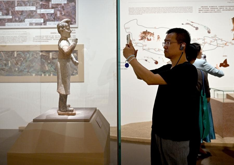 เซี่ยงไฮ้จัดนิทรรศการศิลปะ 'ตุนหวง' กระตุ้นท่องเที่ยวท้องถิ่น