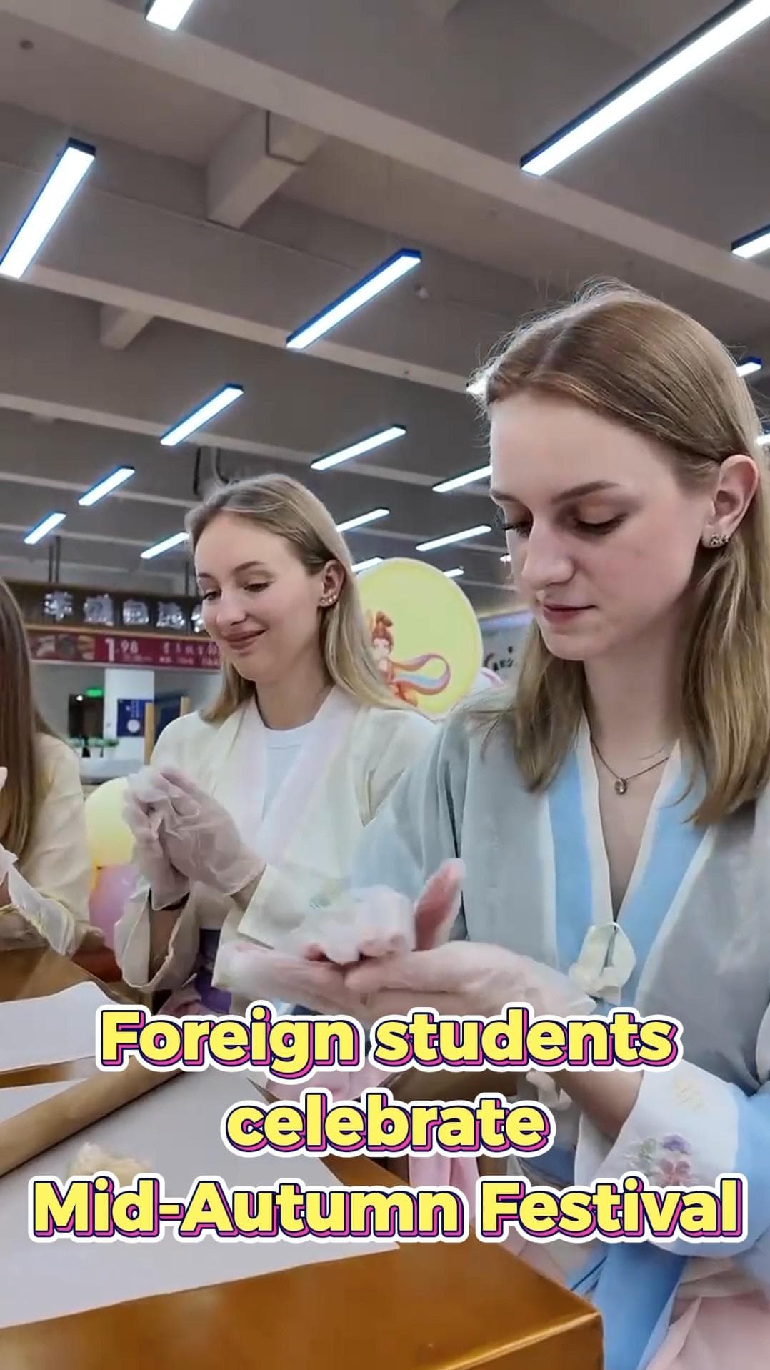 นักศึกษาต่างชาติร่วมฉลองเทศกาล 'ไหว้พระจันทร์' ในฉงชิ่ง