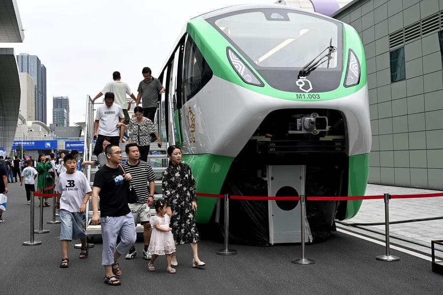 ยานพาหนะขนส่งแบบใหม่ เตะตาคนเที่ยวงาน WMC 2024