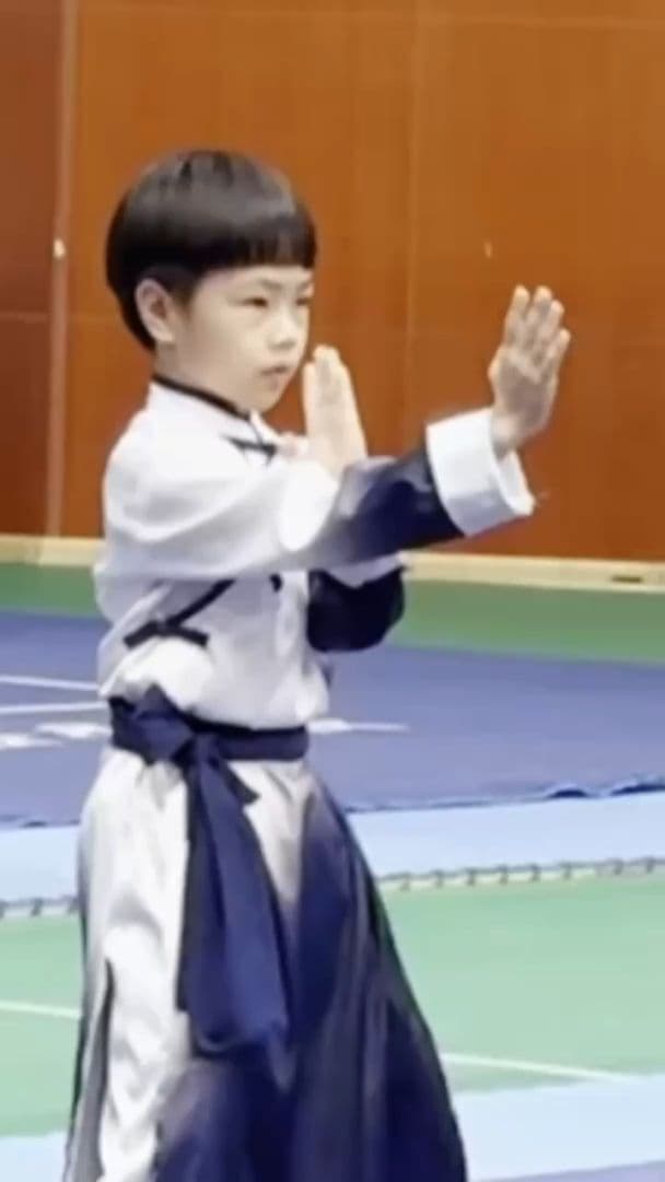 ยิปมันตัวน้อยวัย 8 ขวบโชว์ 'กังฟู' ลีลาเปี่ยมพลัง