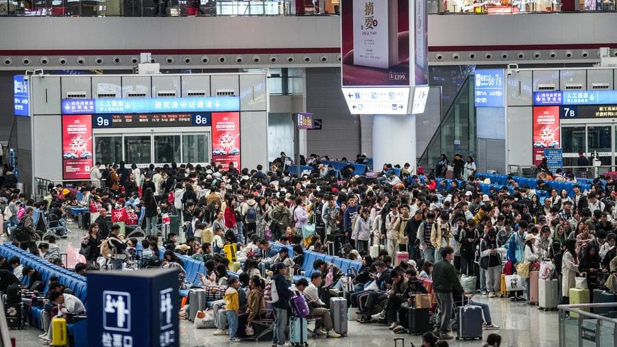 คลื่นมหาชนจีนแห่เดินทางกลับ ก่อนสิ้นสุดหยุดยาววันชาติ