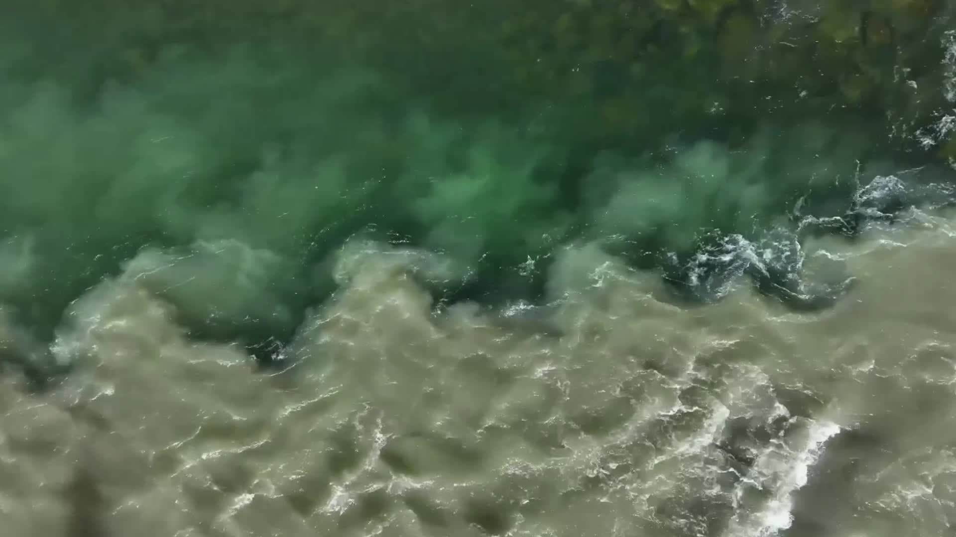 สายธาร 'ขาวหินอ่อน เขียวหยกจักรพรรดิ' ไหลบรรจบในซินเจียง