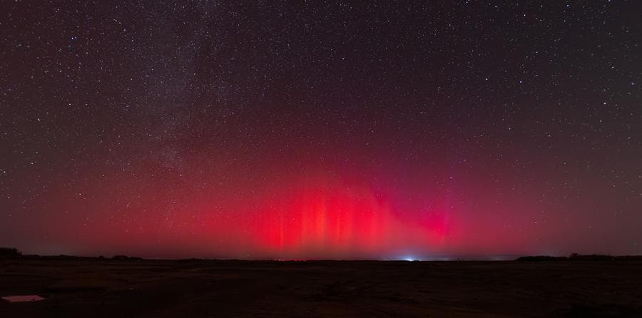 แหงนหน้าชม 'แสงเหนือ' งดงามกลางฟ้าในเฮยหลงเจียง