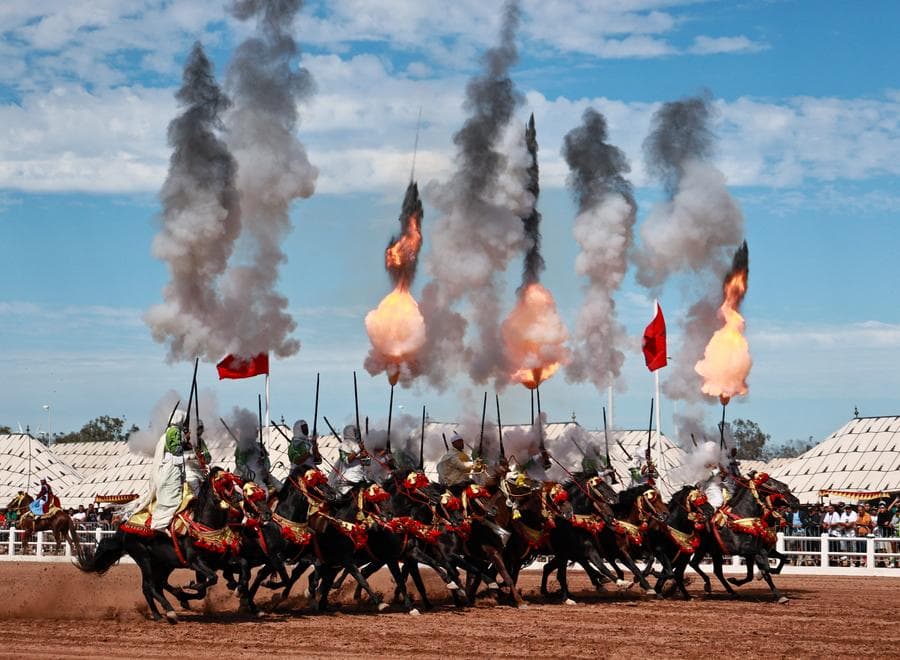 สีสันการแสดง 'ขี่ม้าพื้นเมือง' สุดตระการตาในโมร็อกโก