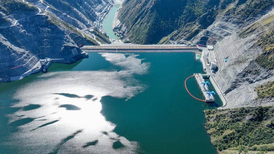 สถานีไฟฟ้าพลังน้ำในเสฉวน กักเก็บน้ำพร้อมผลิตไฟฟ้า