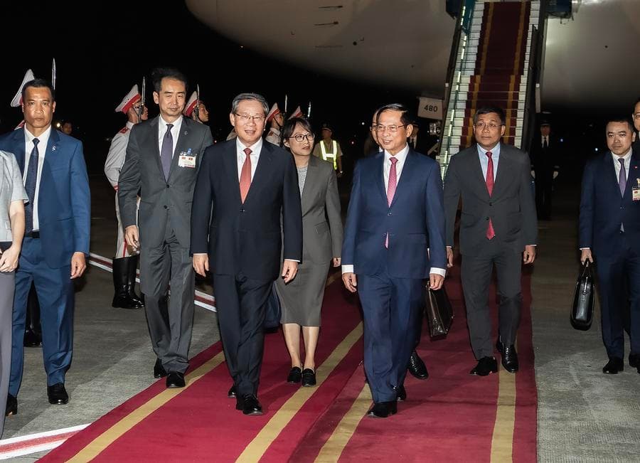 หลี่เฉียงเดินทางถึงฮานอย เยือนเวียดนามอย่างเป็นทางการ