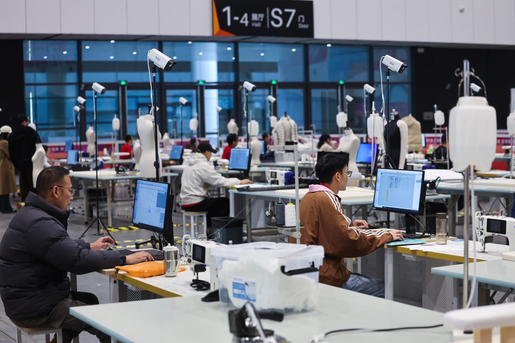 ผู้แข่งขันกว่า 2,000 ชีวิตร่วมประชัน 'ทักษะอาชีพ' ครั้งที่ 3 ในเจ้อเจียง