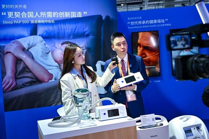 สารพัด 'อุปกรณ์แพทย์-สินค้าดูแลสุขภาพ' ล้ำสมัยในงาน CIIE ครั้งที่ 7