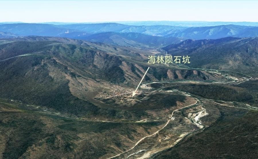 นักวิทย์จีนพบ 'หลุมอุกกาบาต' บนสันเขาเป็นครั้งแรก