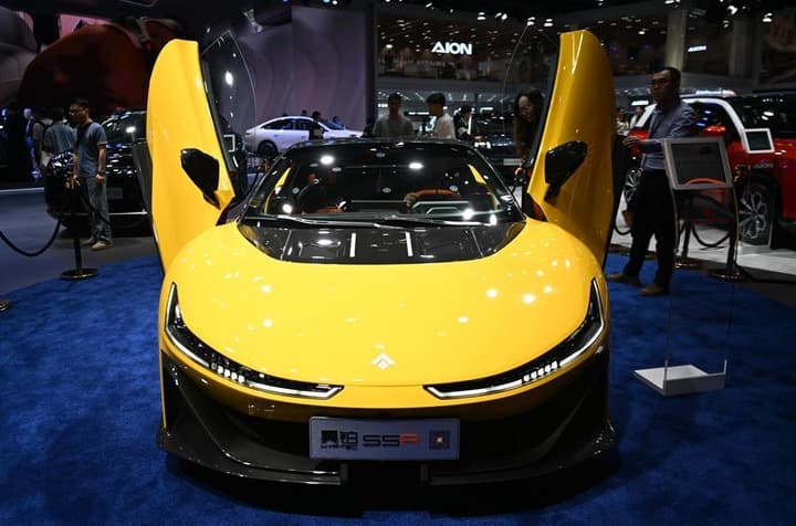 ทัพยานยนต์อวดโฉมงานออโตโชว์ในกวางตุ้ง