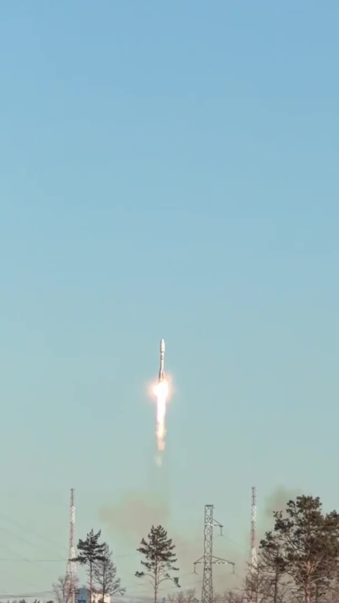 นักศึกษาจีน-รัสเซียร่วมพัฒนา 'ดาวเทียมขนาดเล็ก' ดวงแรก ปล่อยสู่ห้วงอวกาศสำเร็จ