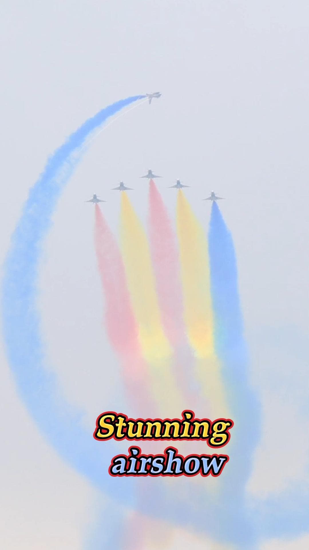 ฝูงนกเหล็กโชว์บินผาดโผนฉลองครบรอบ 75 ปีกองทัพอากาศจีน