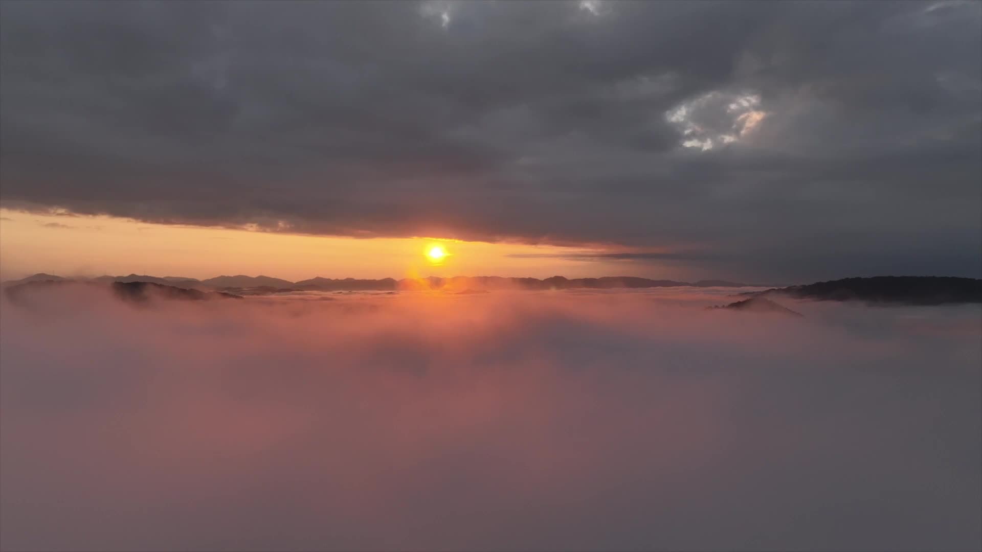 ดื่มด่ำธรรมชาติยามรุ่งอรุณ สวยชวนฝันในกุ้ยโจว