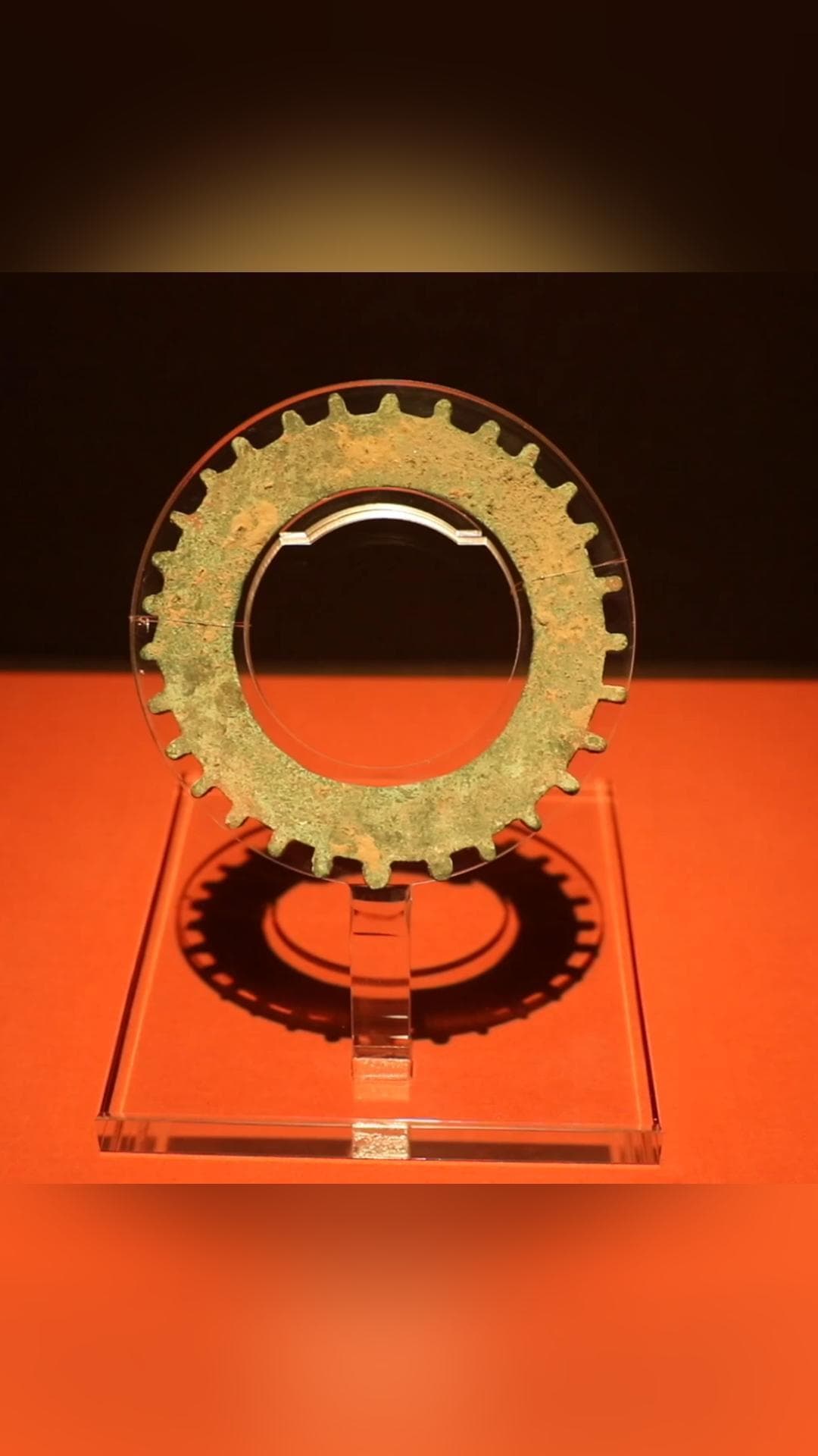 ซานซีจัดแสดง 'โบราณวัตถุทองแดง' คล้ายฟันเฟือง อายุกว่า 4,000 ปี