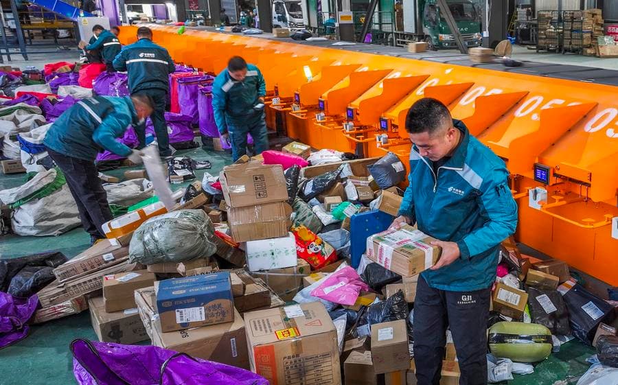 ขนส่งจีนทุ่มเต็มที่ พร้อมรับมือ 'เทศกาลชอปปิง 11.11