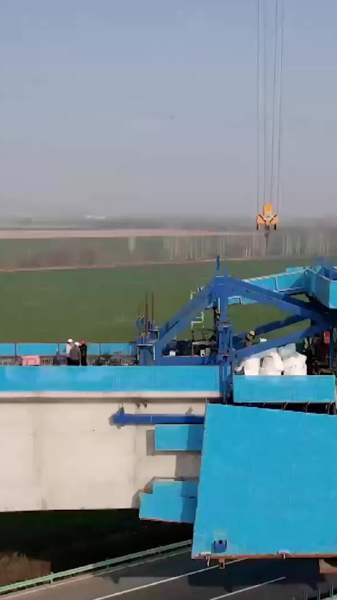 งานสร้าง 'ทางม้าเหล็ก' สายใหม่ เชื่อมมองโกเลียใน-หนิงเซี่ย