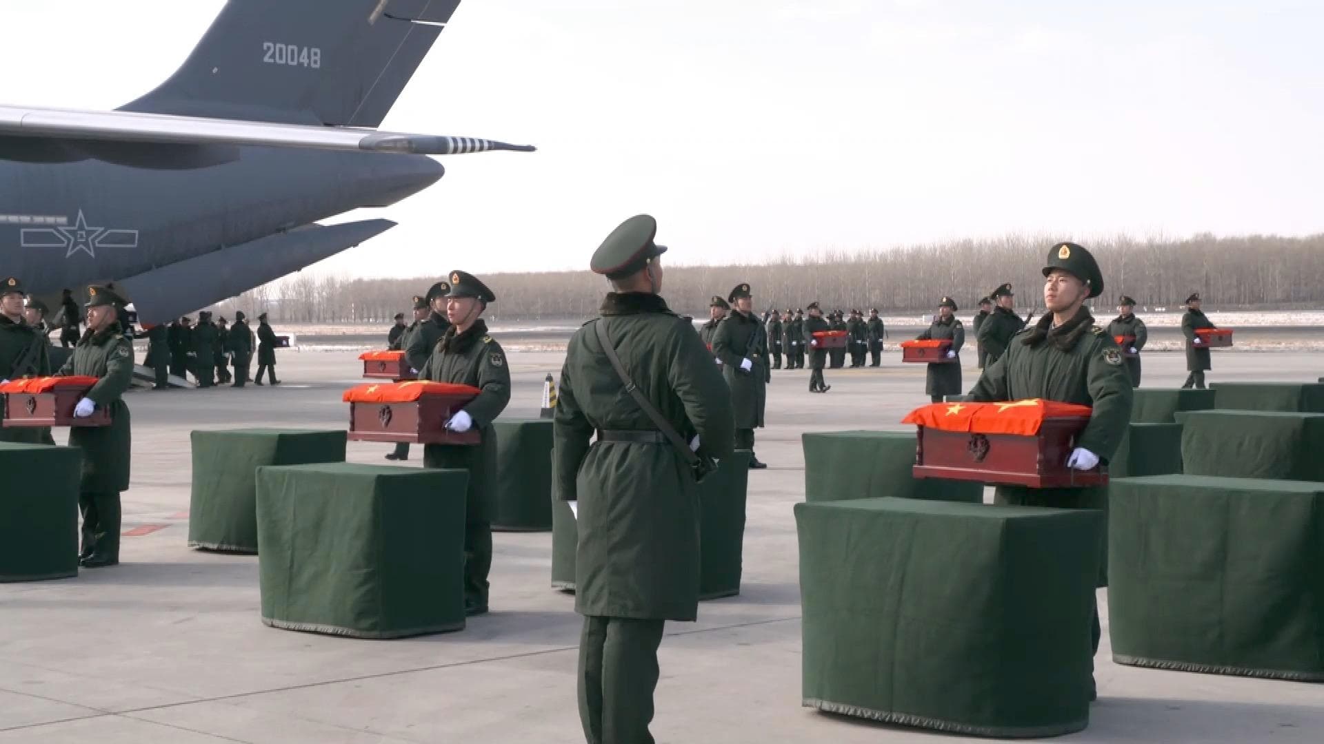 GLOBALink : ชิ้นส่วนกระดูก 'ทหารจีน' 43 นายในสงครามเกาหลี ส่งกลับถึงมาตุภูมิแล้ว