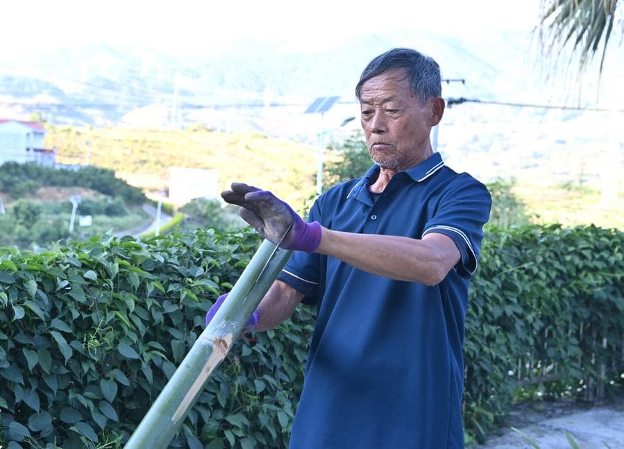 เฝิงกวงหมิง' ชายชราชาวกว่างซี อดีตช่างสานไม้ไผ่เลี้ยงชีพ