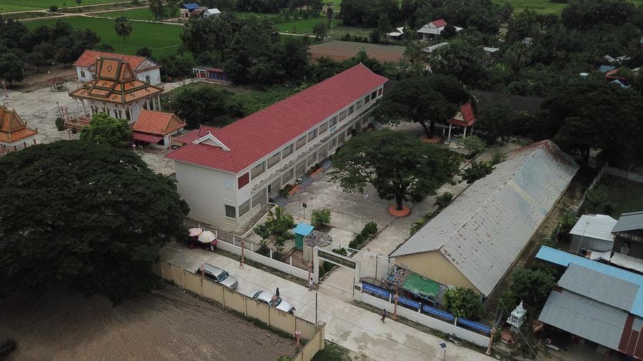 กัมพูชาสั่งห้ามขาย 'เครื่องดื่มชูกำลัง' ในโรงเรียน หลังพบวัยรุ่นดื่มเยอะจน 'ป่วยเบาหวาน' เพียบ