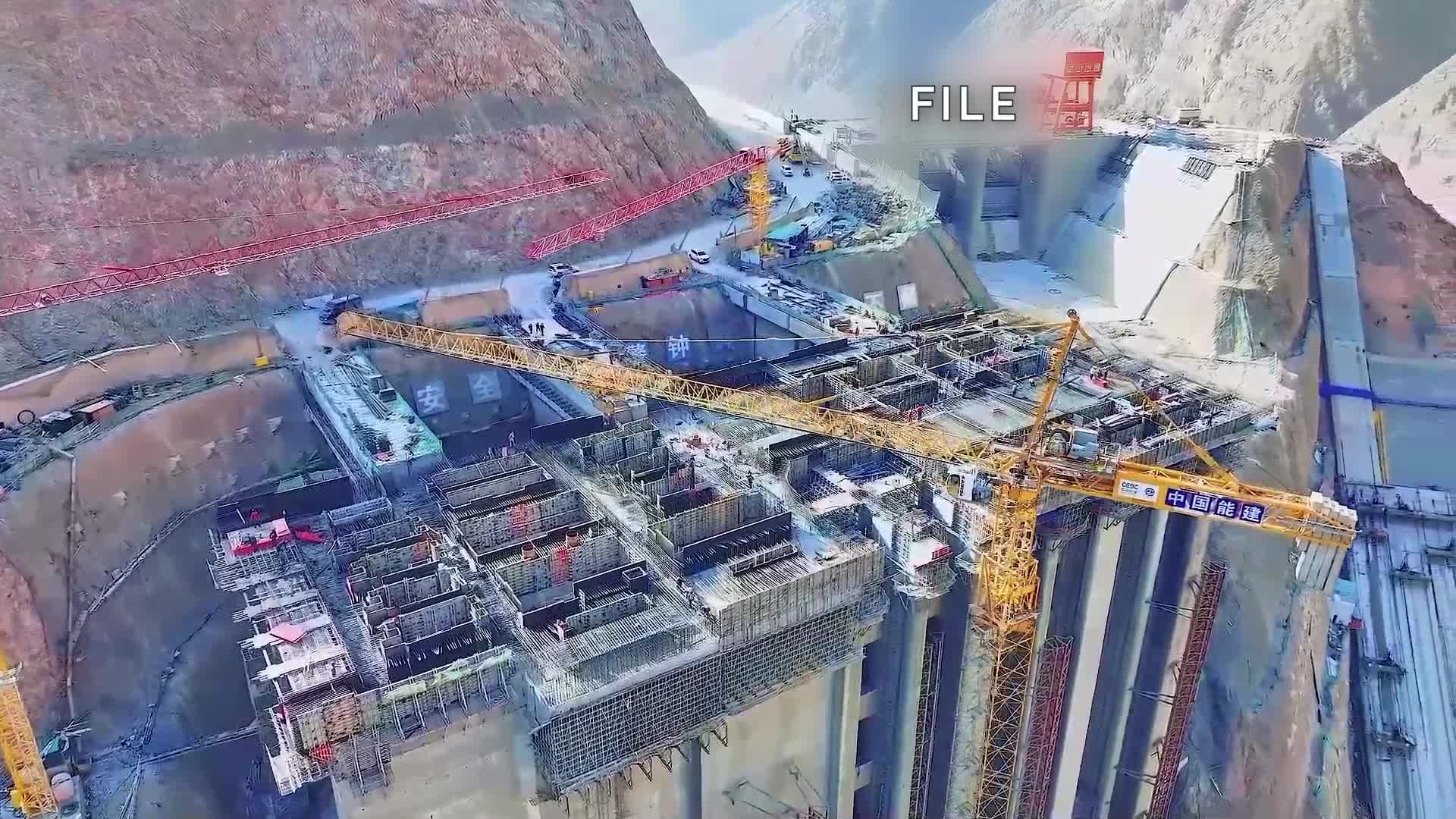 โครงการ 'เขื่อน' ใหญ่ในซินเจียง ปิดคลุมส่วนยอดบนเสร็จสิ้น