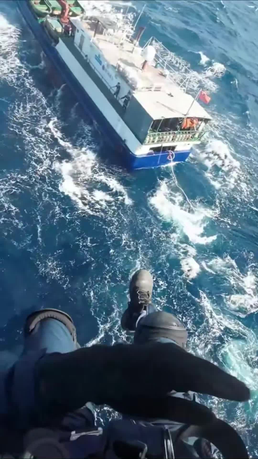 ส่องปฏิบัติการ 'กู้ภัยกลางทะเล' จากมุมมองบุคคลที่หนึ่ง