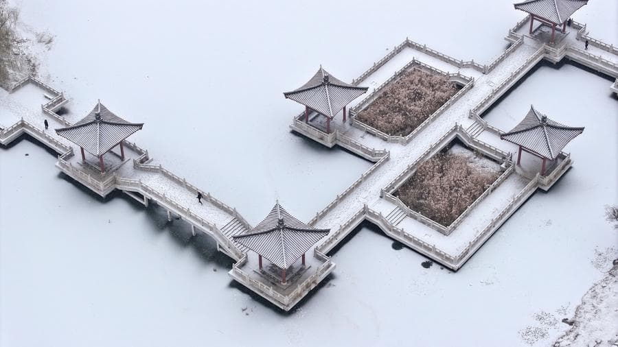 หิมะตกย้อมสี 'อิ๋นชวน' ขาวโพลนดังโลกเทพนิยาย