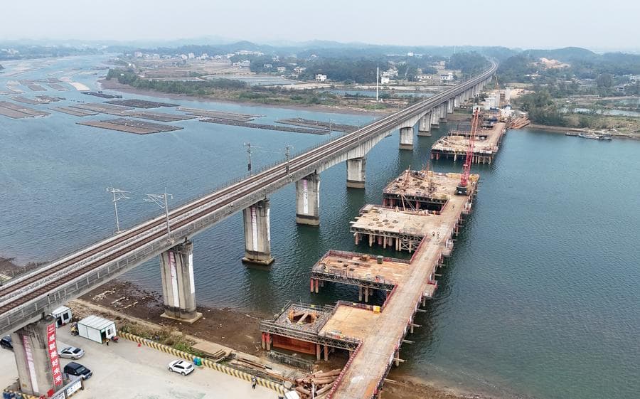 กว่างซีเดินหน้าสร้าง 'ทางรถไฟ' หนุนพัฒนาเศรษฐกิจอ่าวเป่ยปู้