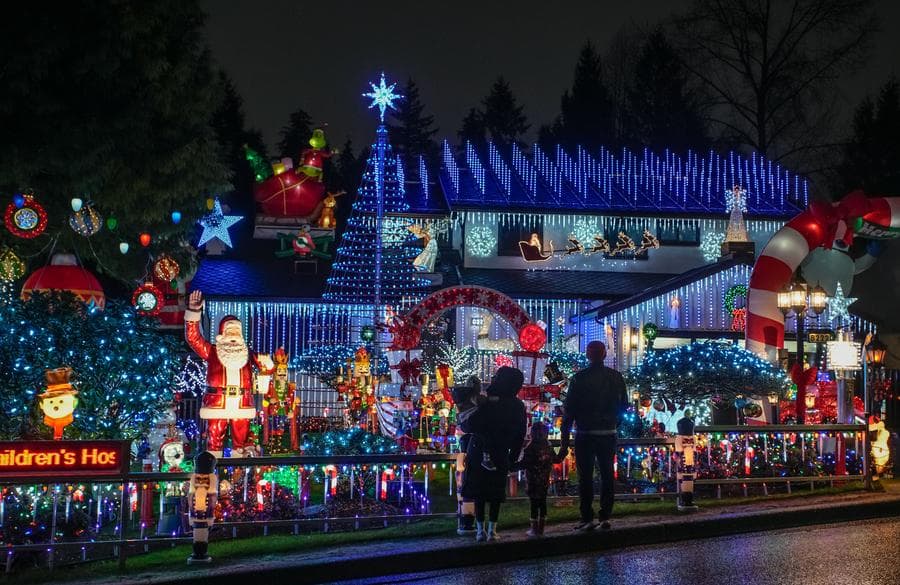 จัดเต็มเล่นใหญ่ ชาวแวนคูเวอร์แต่งบ้านรับ 'คริสต์มาส