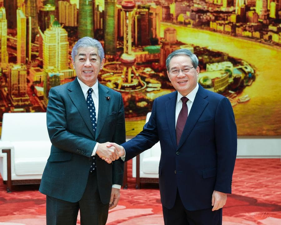 หลี่เฉียงพบปะรมว.ต่างประเทศญี่ปุ่นในปักกิ่ง