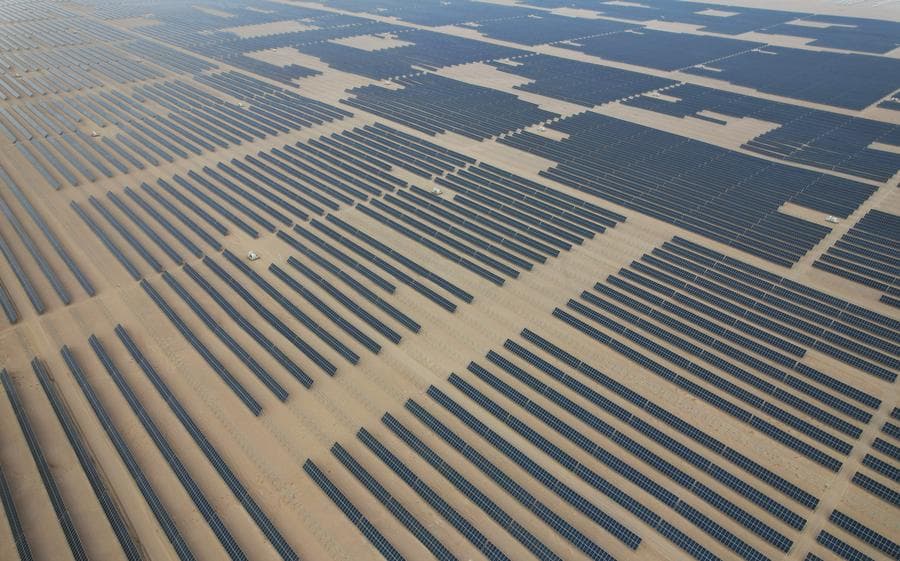 กานซู่เดินหน้าโครงการพลังงานแสงอาทิตย์กลางทะเลทราย