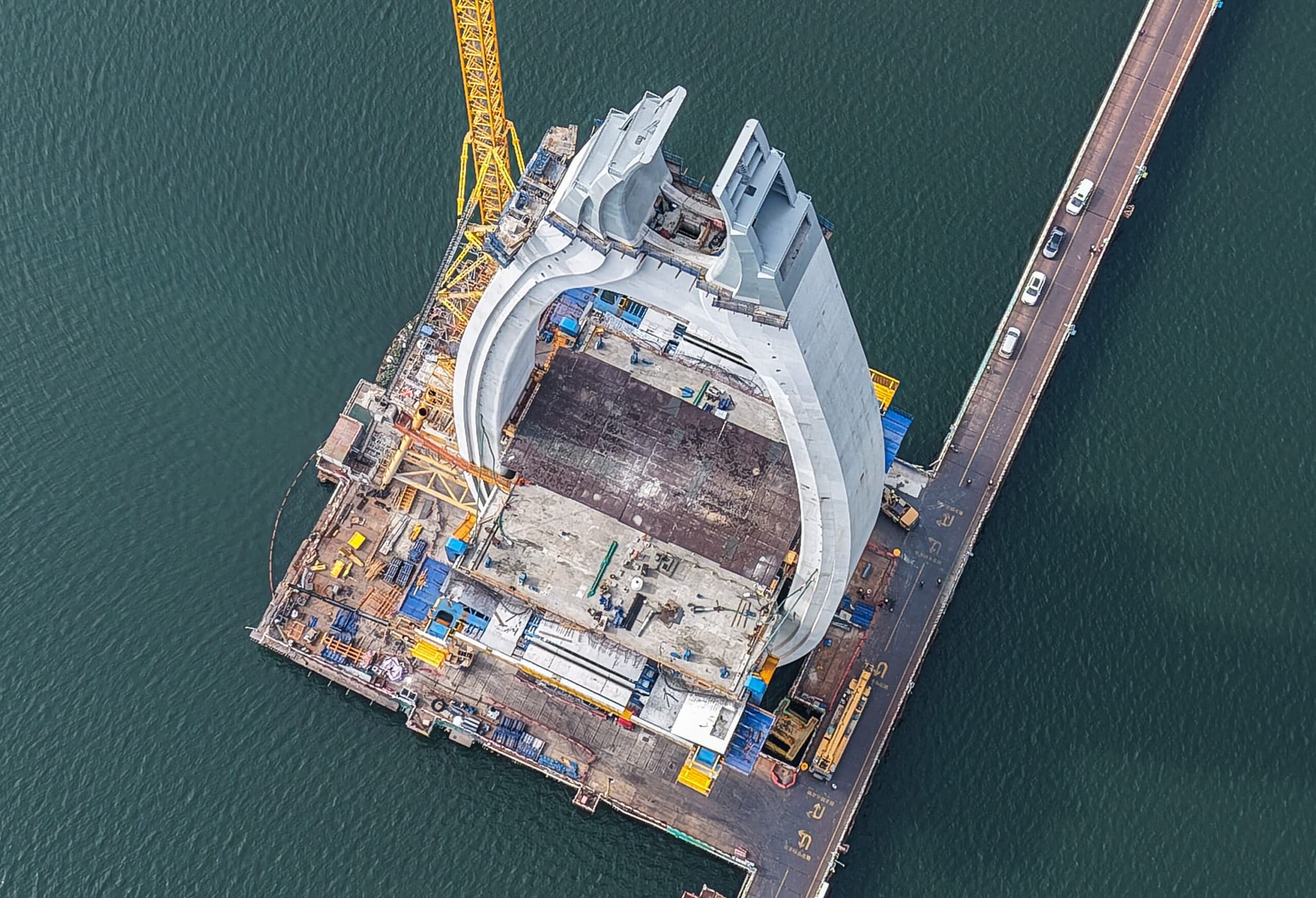 ส่องงานสร้าง 'หอคอยสะพาน' ทรงเพชรเม็ดงามในกวางตุ้ง