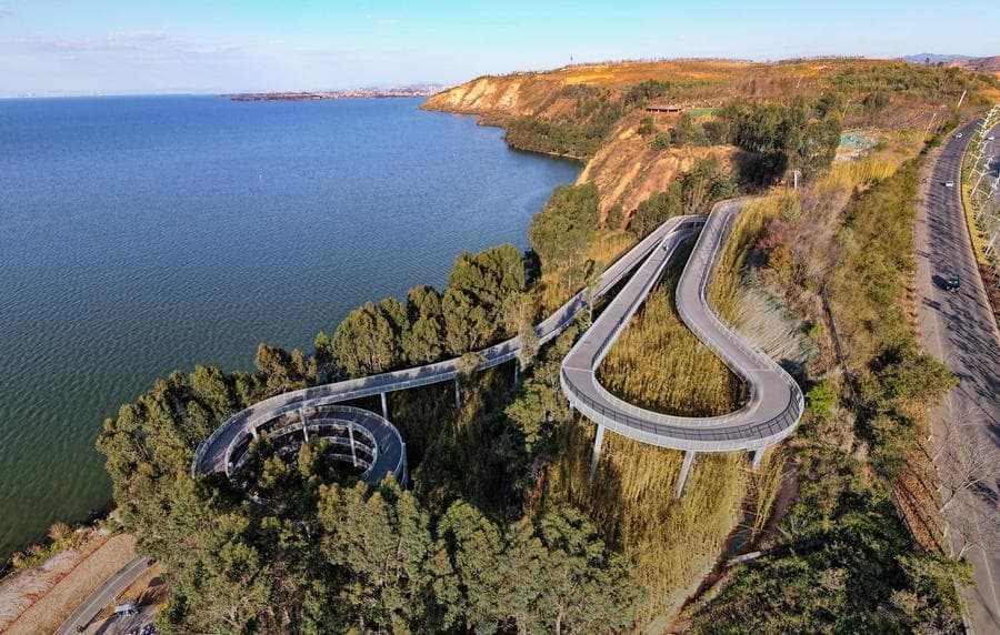 คุนหมิงเตรียมเปิด 'เส้นทางสีเขียว' รอบทะเลสาบเตียนฉือ ระยะที่ 1