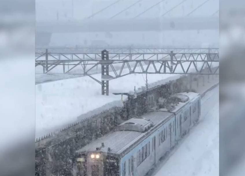 หิมะตกหนักกว่าปกติ 3 เท่า ในภาคตะวันออกเฉียงเหนือของญี่ปุ่น