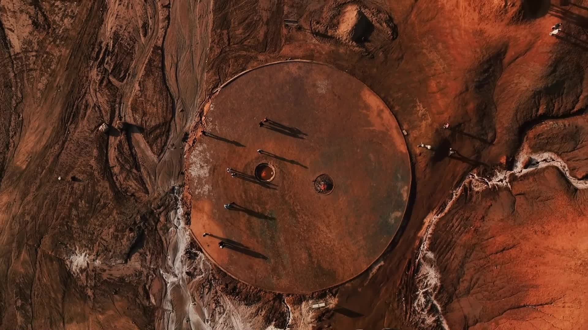 แปลกแต่จริง 'น้ำพุเปลวเพลิง' ธรรมชาติมหัศจรรย์ในซินเจียง