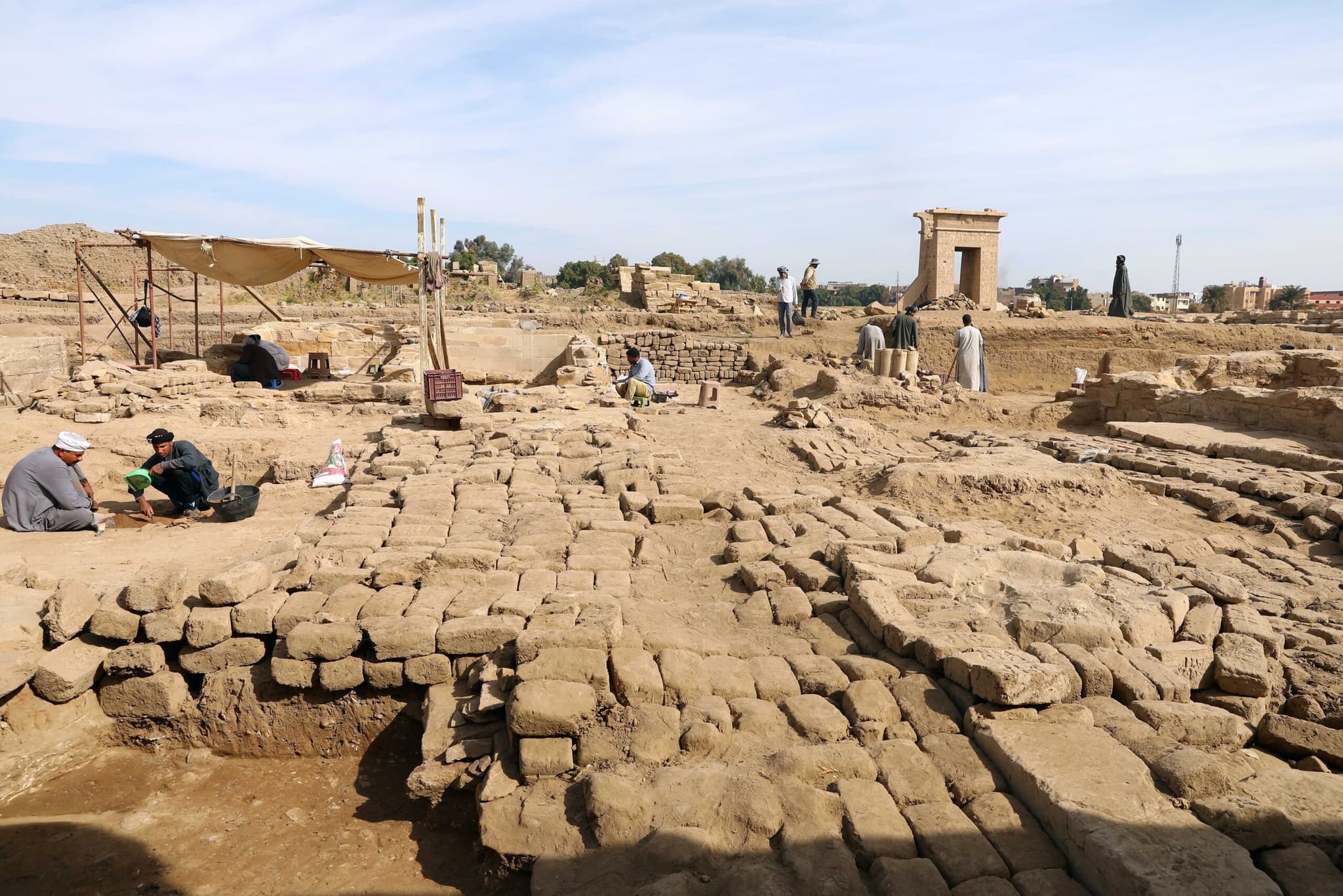 นักโบราณคดีจีน-อียิปต์ขุดค้นความลับ 'วิหารเทพสงคราม' เก่าแก่ในลักซอร์