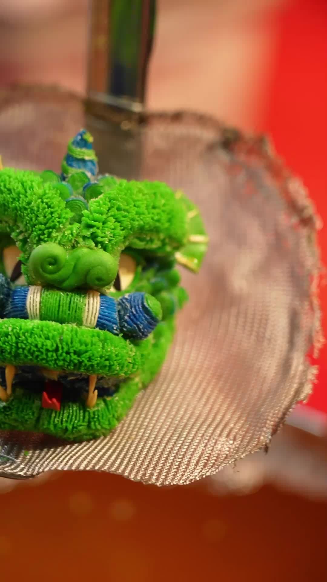 สวยจนไม่กล้ากิน! เชฟจีนเนรมิตติ่มซำ 'หัวสิงโต' ฉลองตรุษจีน ปีมะเส็ง