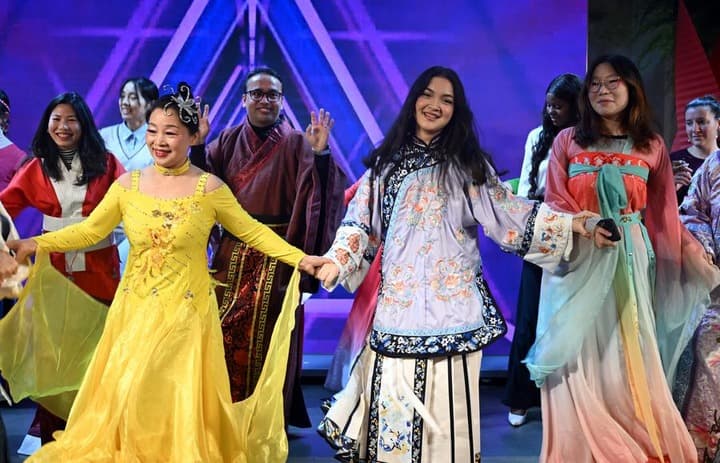 ชาวต่างชาติพำนักชุมชนในปักกิ่ง ร่วมกิจกรรมวัฒนธรรมต้อนรับตรุษจีน