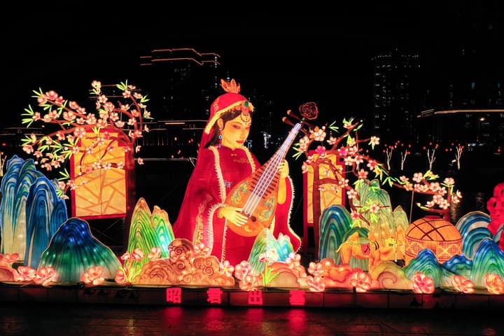 มองโกเลียในประดับแสงสี แต่งแต้มราตรีตระการตา