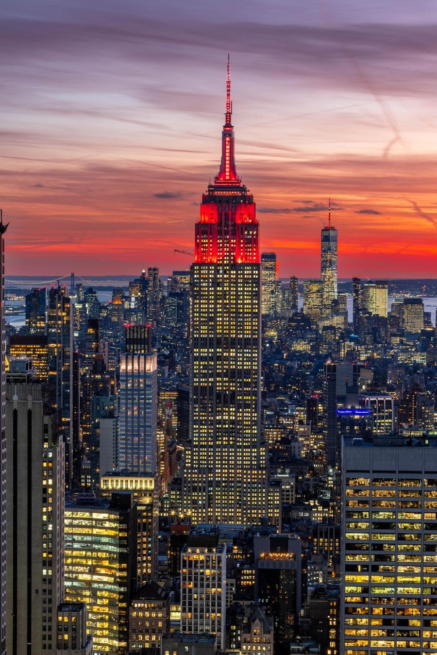 สองตึกแลนด์มาร์กในนิวยอร์ก เปิดไฟแดงเด่นฉลองตรุษจีน