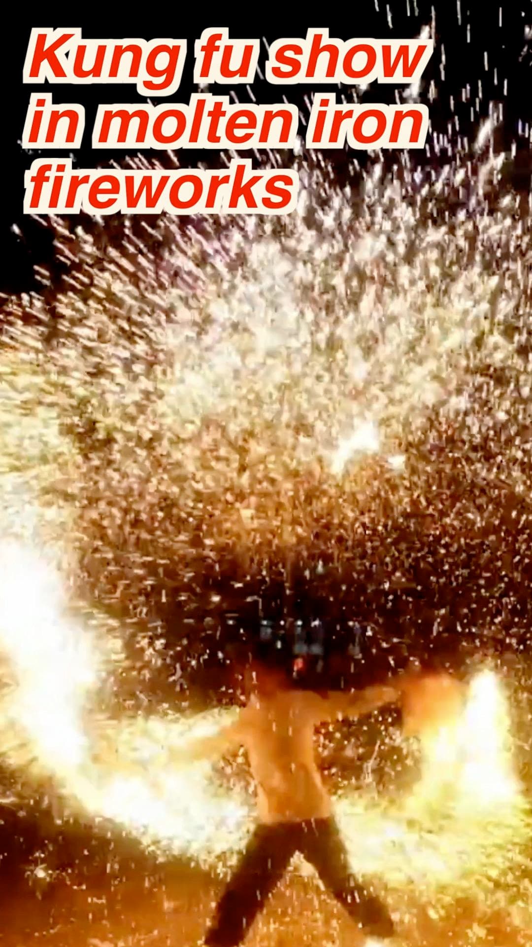 กว่างโจวโชว์ควง 'ดอกไม้ไฟเหล็กหลอมเหลว' ผสมลีลาแม่ไม้กังฟู