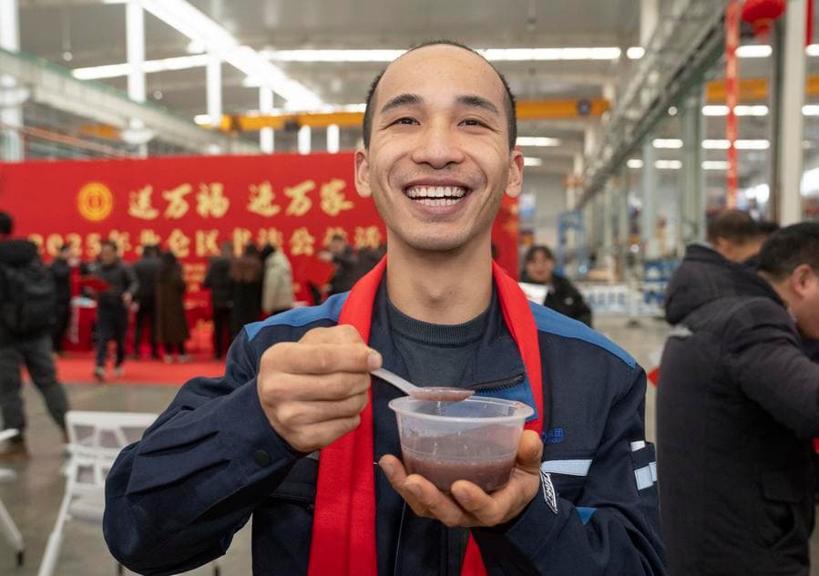 กิจกรรมเขียนพู่กันจีน ส่งคำอวยพรตรุษจีนในหนิงโป