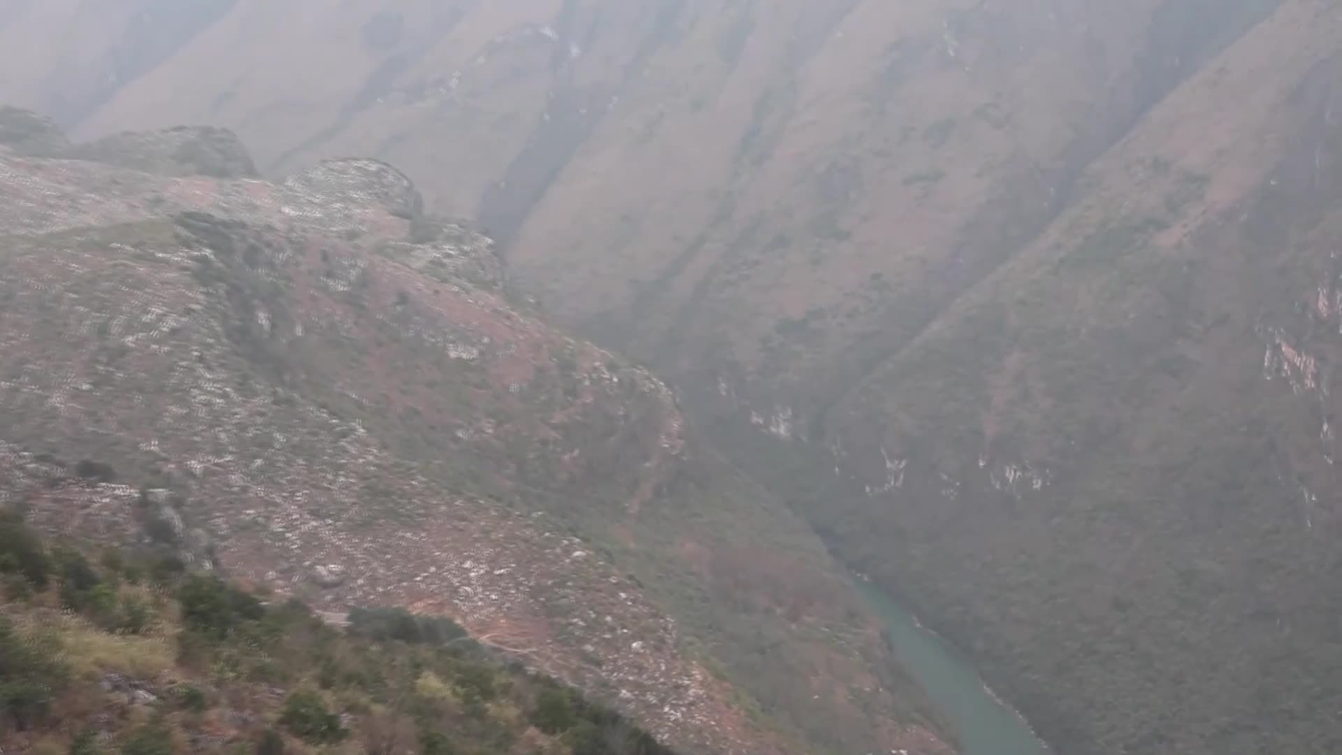 จีนสร้างโครงหลักของ 'สะพานสูงสุดในโลก' เสร็จสิ้น