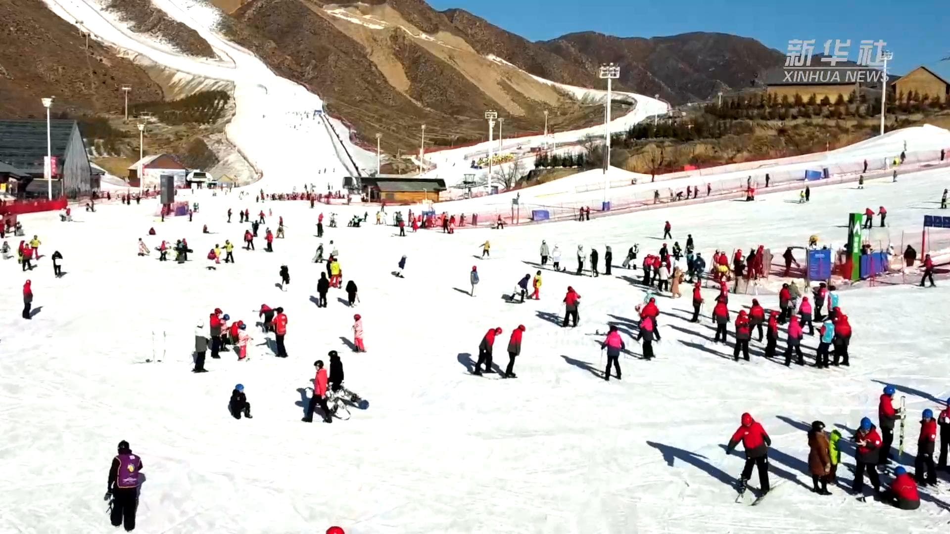 ฮูฮอตเปิดสอน 'สกี' เด็กประถม-มัธยม กระตุ้นความสนใจกีฬาน้ำแข็ง-หิมะ