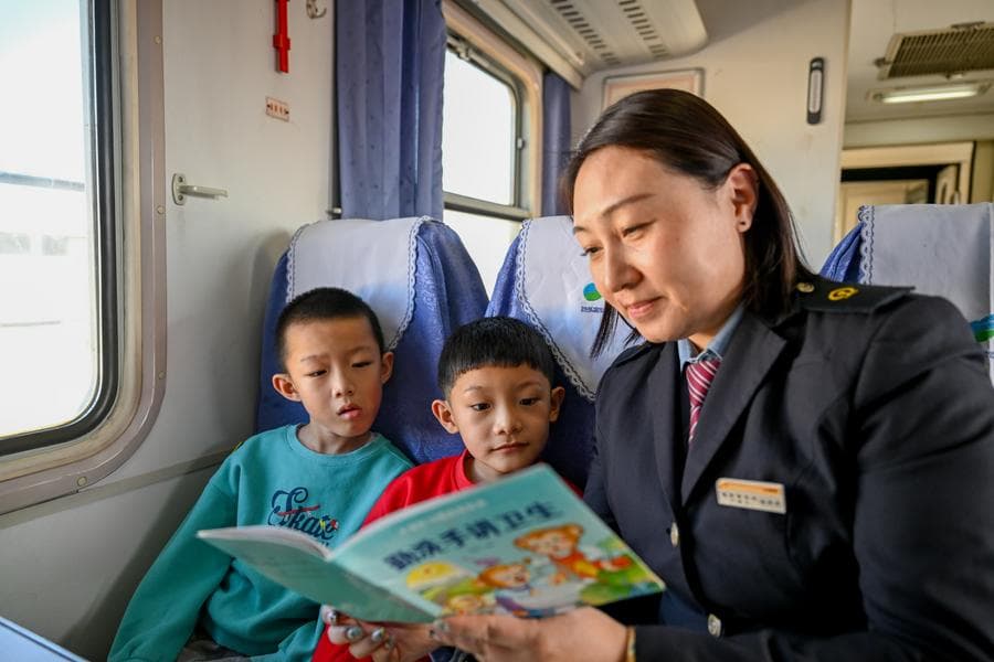 ขบวน 'รถไฟช้า' ในมองโกเลียใน ส่งผู้คนกลับบ้านช่วงชุนอวิ้น