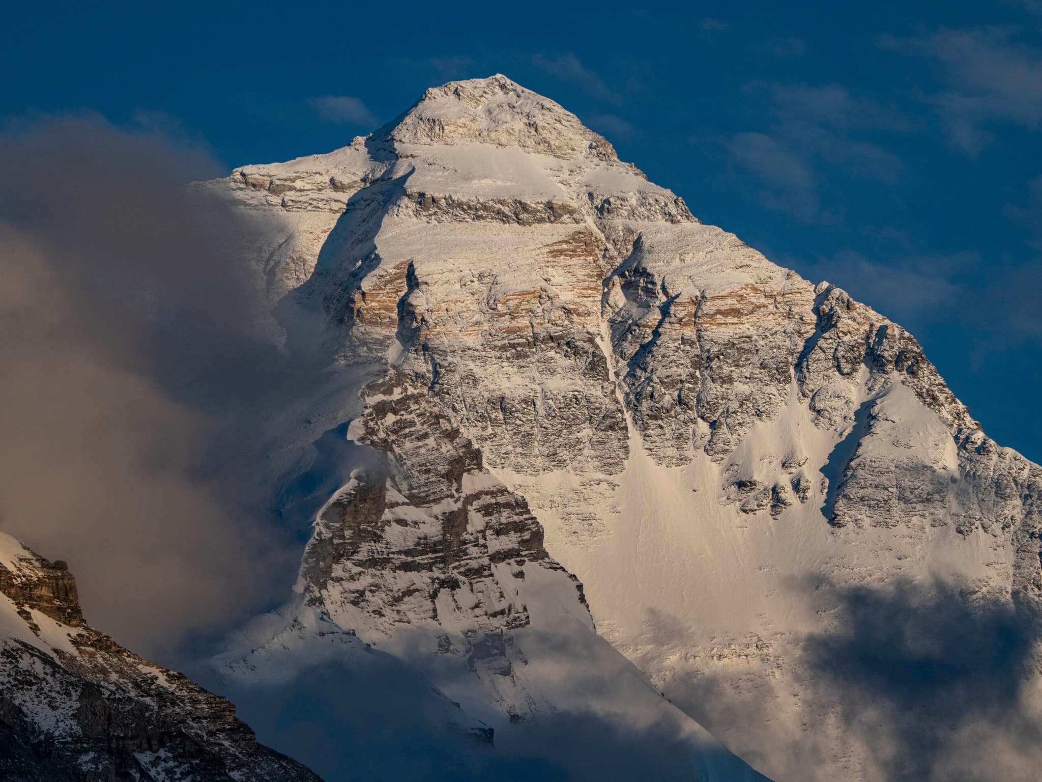 ไม่พบภัยพิบัติธรณีวิทยาบน 'ภูเขาโชโมลังมา' หลังแผ่นดินไหวในทิเบต