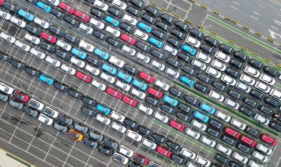 ท่าเรือเซี่ยงไฮ้รองรับ 'รถส่งออก' พุ่งเป็นประวัติการณ์ในปี 2024