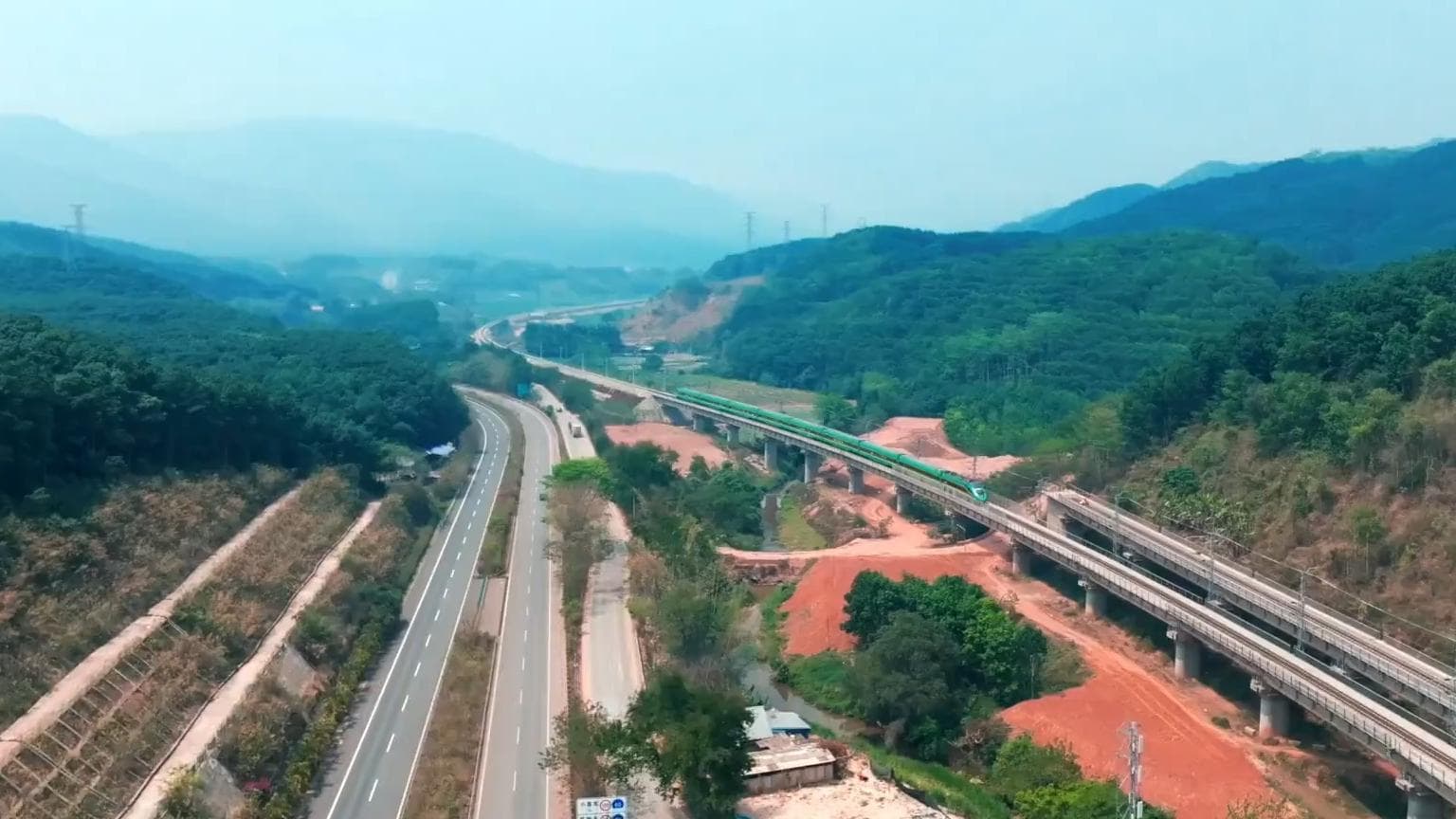 GLOBALink : ทางรถไฟจีน-ลาว รับทัพผู้โดยสารข้ามพรมแดน เพิ่ม 136% ในปี 2024