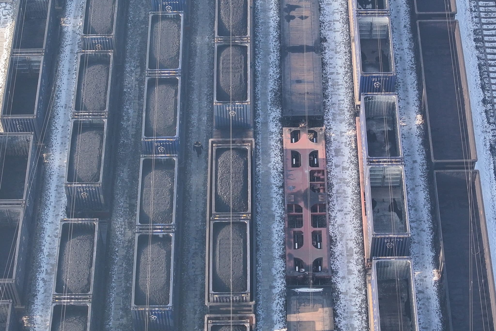 รถไฟลุยงานขนส่งถ่านหินในซินเจียง